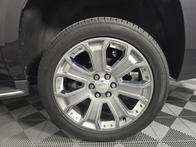 used 2018 Chevrolet Suburban car, priced at $27,969