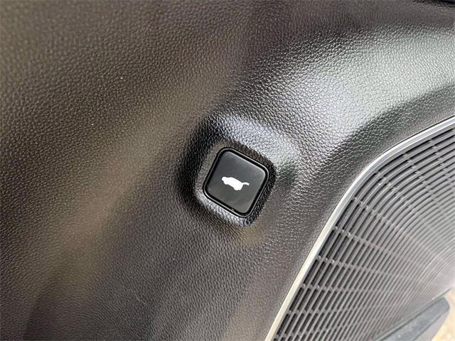 used 2022 Acura MDX car, priced at $47,238