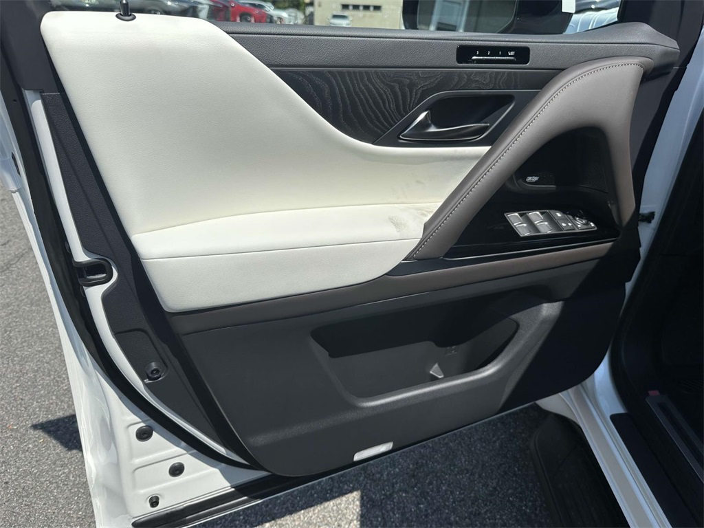 new 2025 Lexus LX car, priced at $117,683