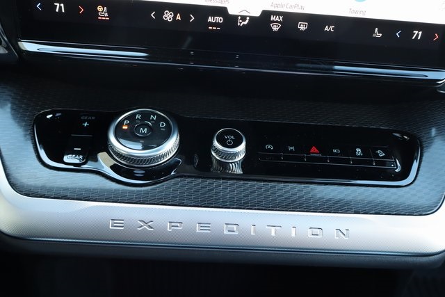 new 2025 Ford Expedition car, priced at $85,155