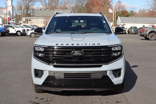 new 2025 Ford Expedition car, priced at $85,155