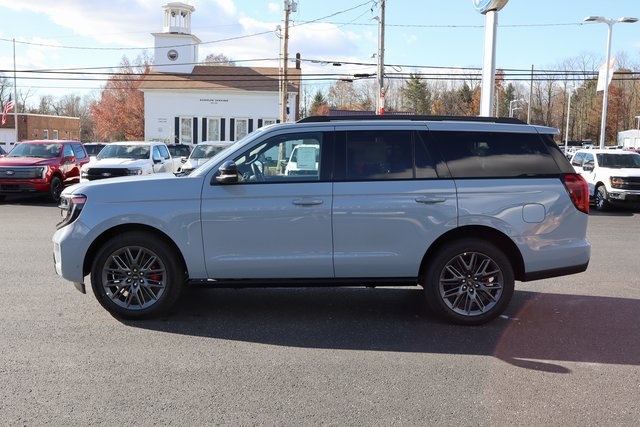 new 2025 Ford Expedition car, priced at $85,155