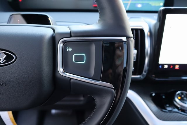 new 2025 Ford Expedition car, priced at $85,155