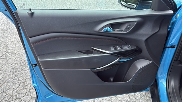 new 2025 Chevrolet Trax car, priced at $26,570