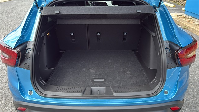 new 2025 Chevrolet Trax car, priced at $26,570