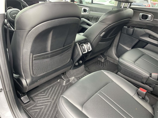 used 2023 Kia Sorento car, priced at $31,888