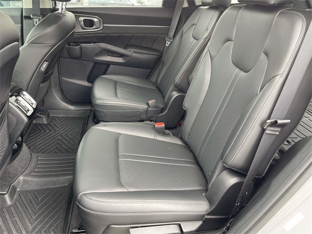 used 2023 Kia Sorento car, priced at $31,888