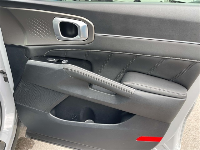used 2023 Kia Sorento car, priced at $31,888