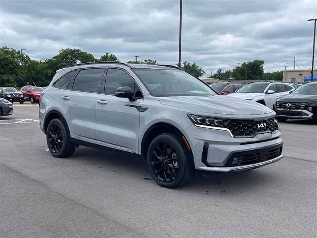 used 2023 Kia Sorento car, priced at $31,888