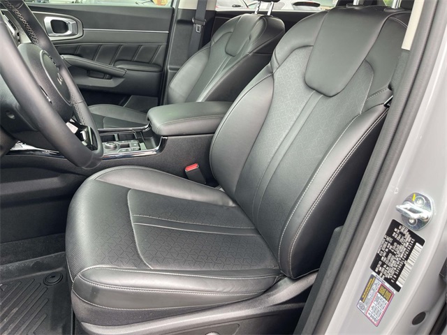 used 2023 Kia Sorento car, priced at $31,888