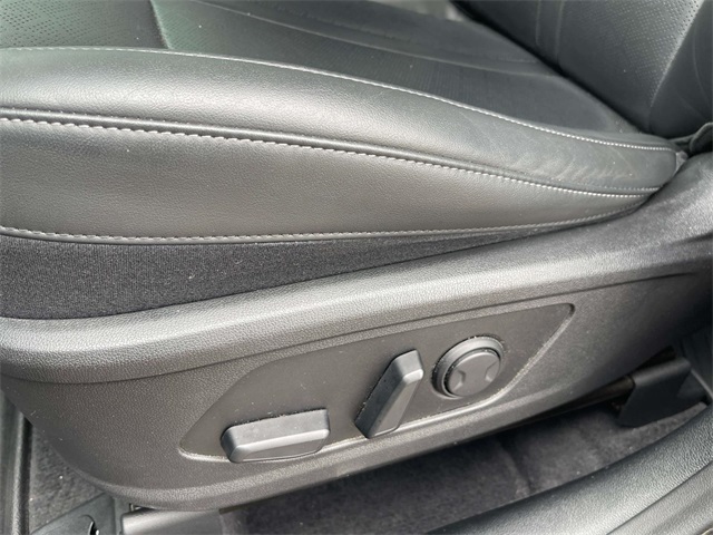 used 2023 Kia Sorento car, priced at $31,888