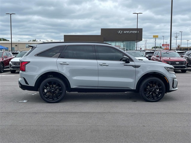 used 2023 Kia Sorento car, priced at $31,888