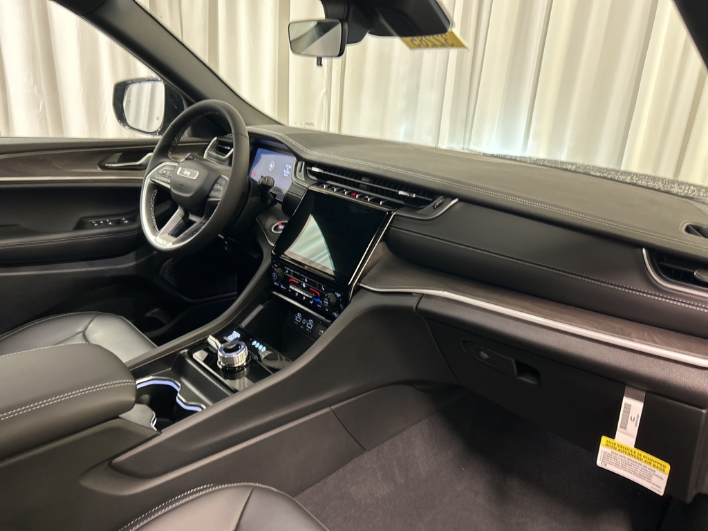new 2025 Jeep Grand Cherokee L car, priced at $52,335