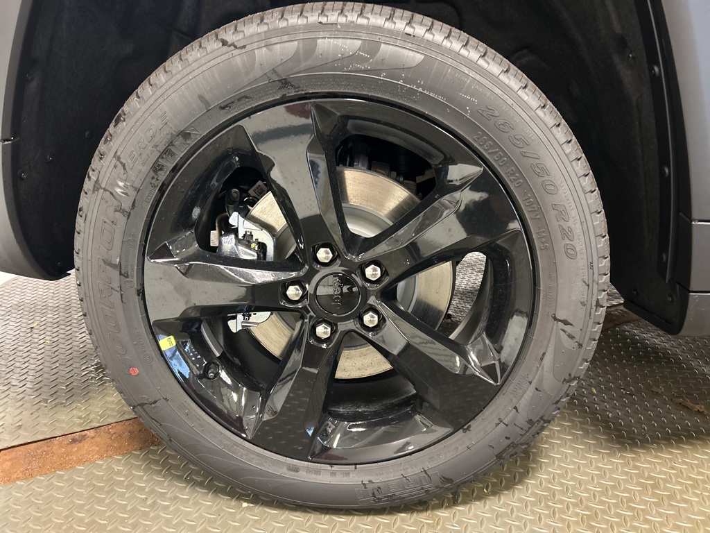 new 2025 Jeep Grand Cherokee L car, priced at $52,335