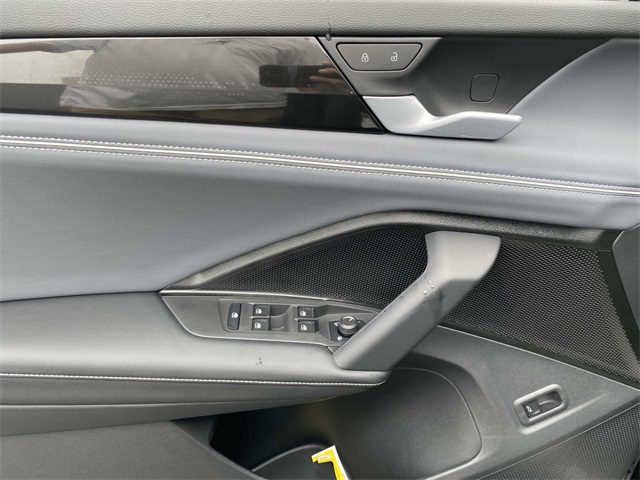 new 2025 Volkswagen Tiguan car, priced at $43,036