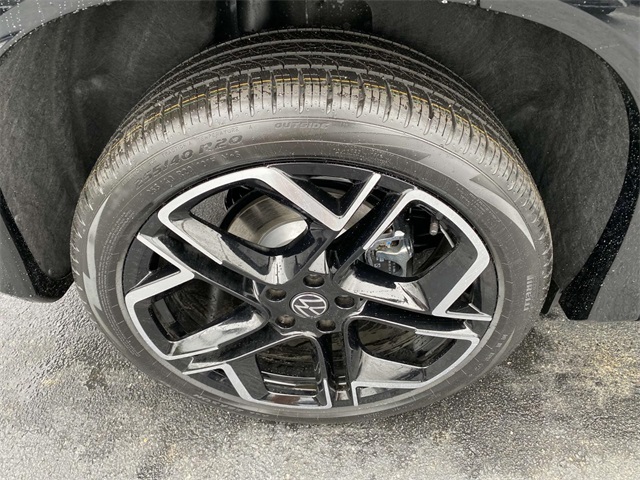 new 2025 Volkswagen Tiguan car, priced at $43,036