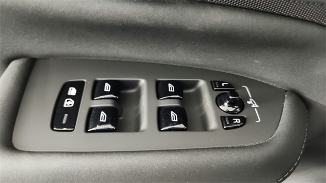 new 2025 Volvo XC90 Plug-In Hybrid car, priced at $78,805