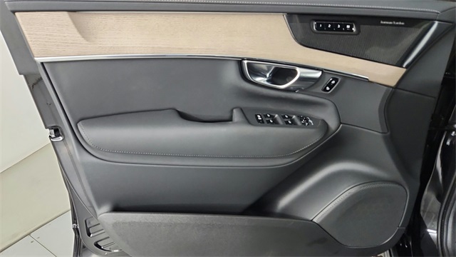 new 2025 Volvo XC90 Plug-In Hybrid car, priced at $78,805