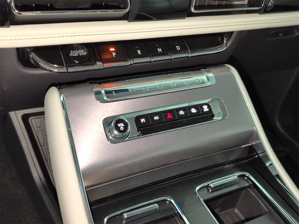 new 2025 Lincoln Aviator car, priced at $62,870