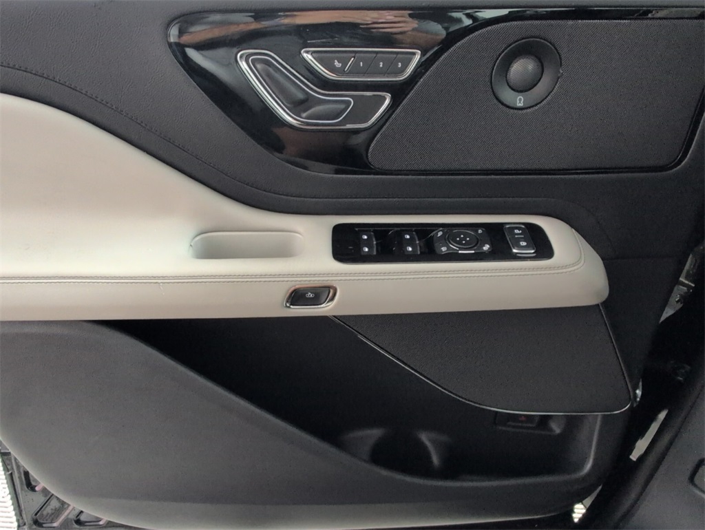 new 2025 Lincoln Aviator car, priced at $62,870