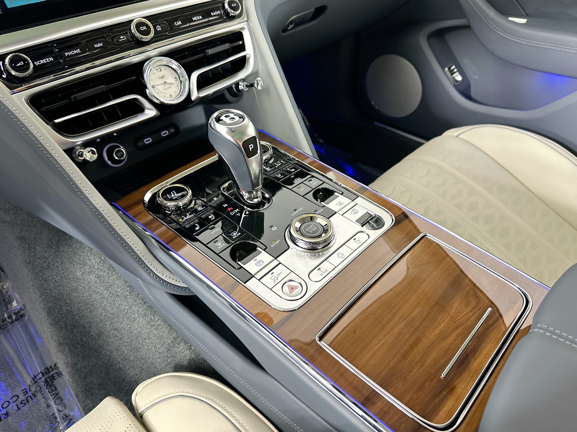 new 2025 Bentley Flying Spur car