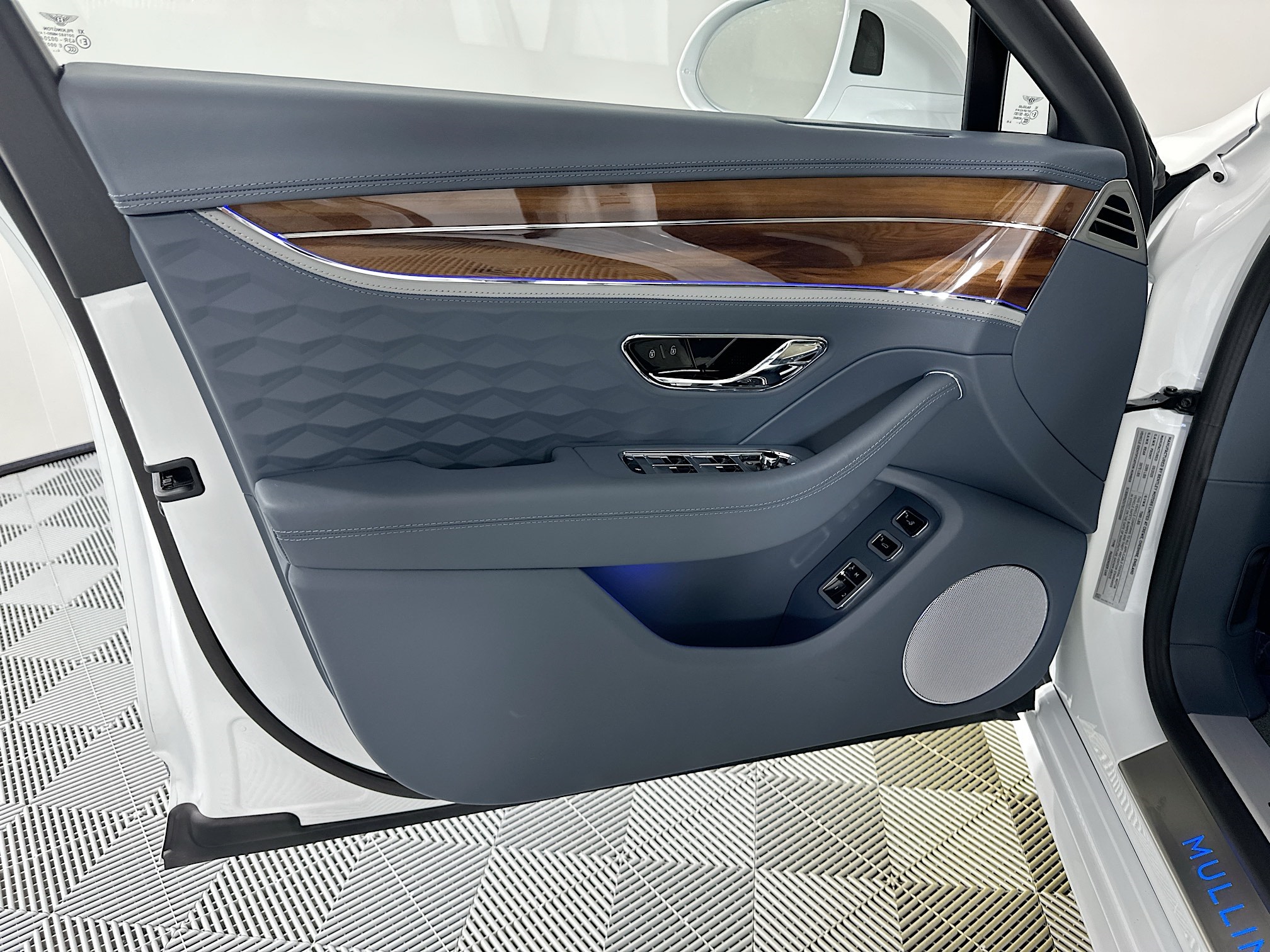 new 2025 Bentley Flying Spur car