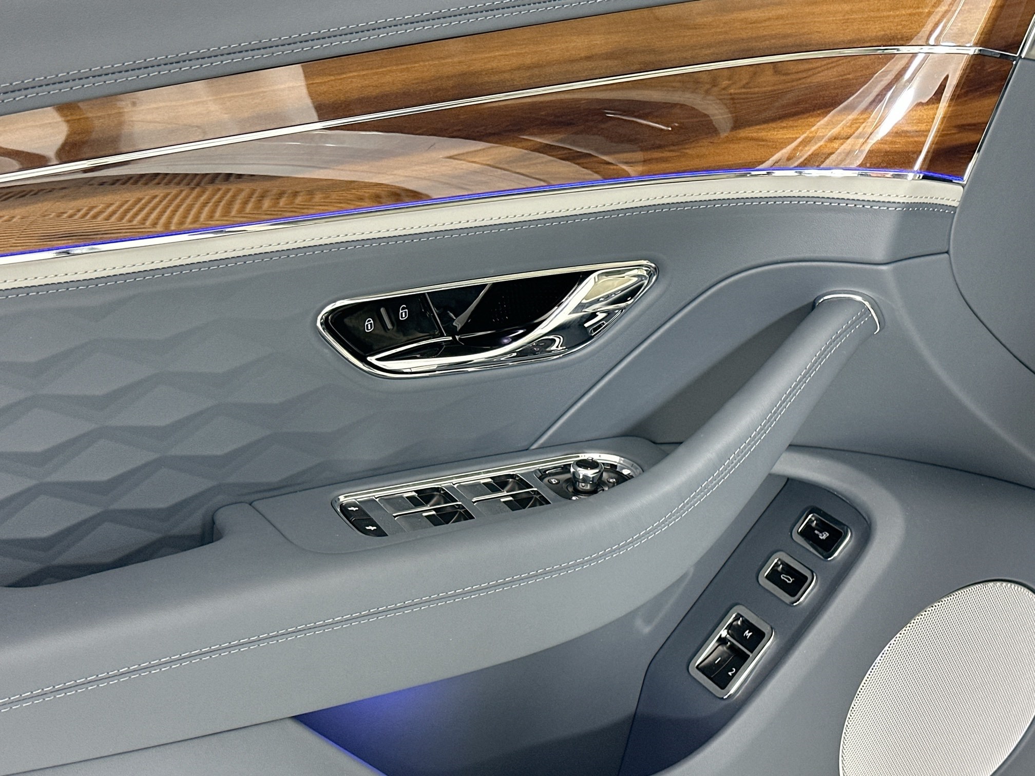 new 2025 Bentley Flying Spur car