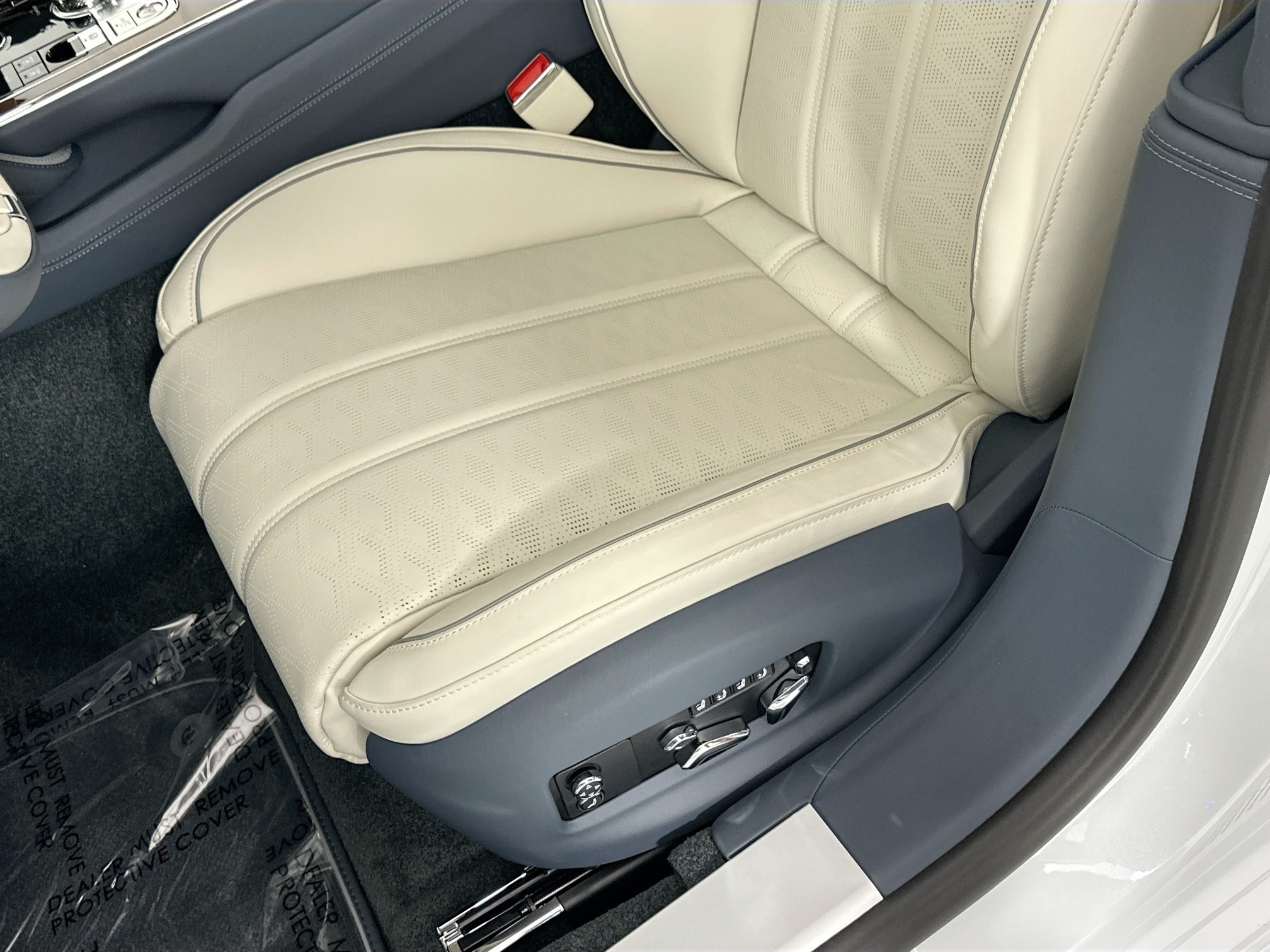 new 2025 Bentley Flying Spur car