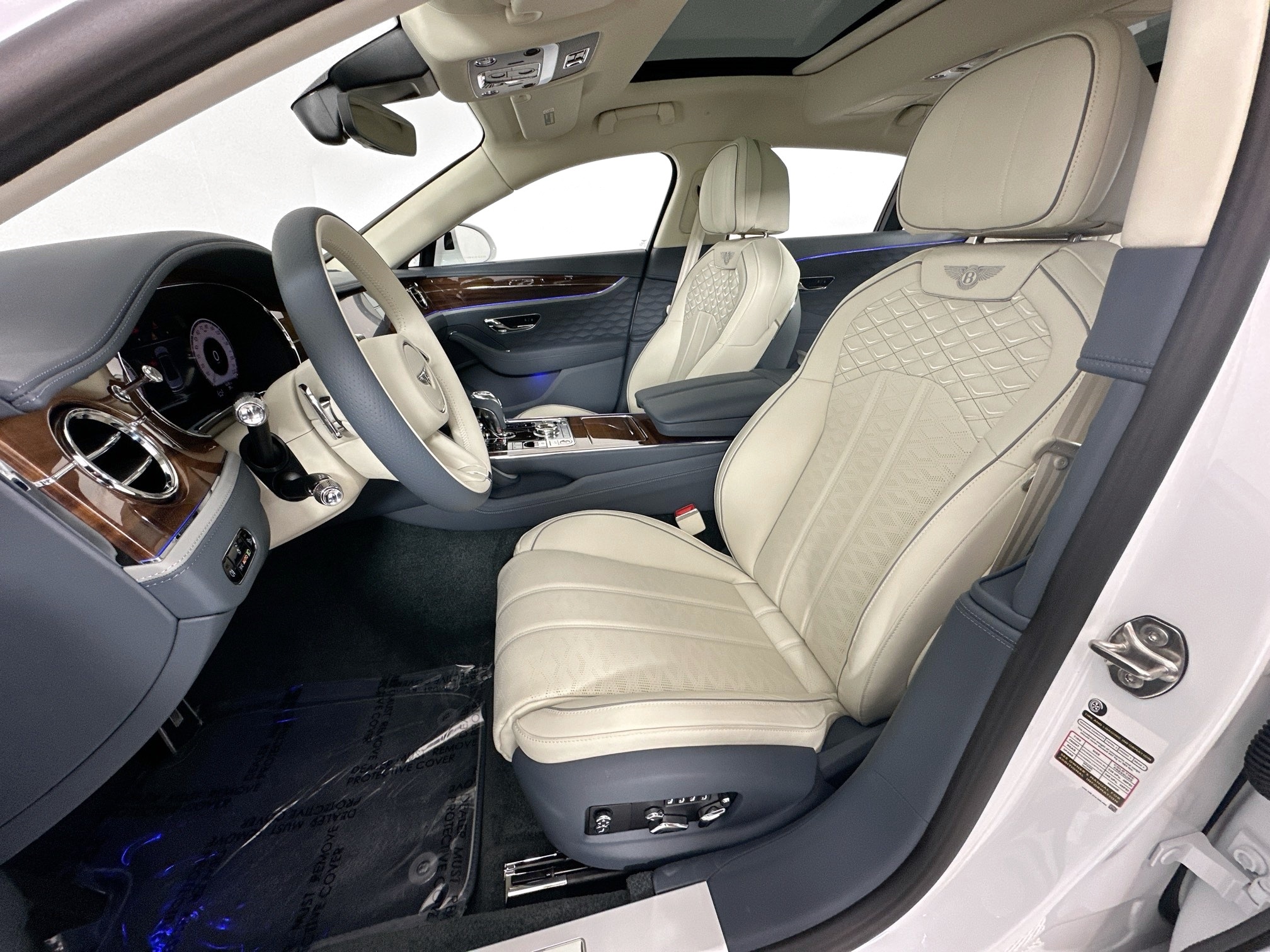 new 2025 Bentley Flying Spur car