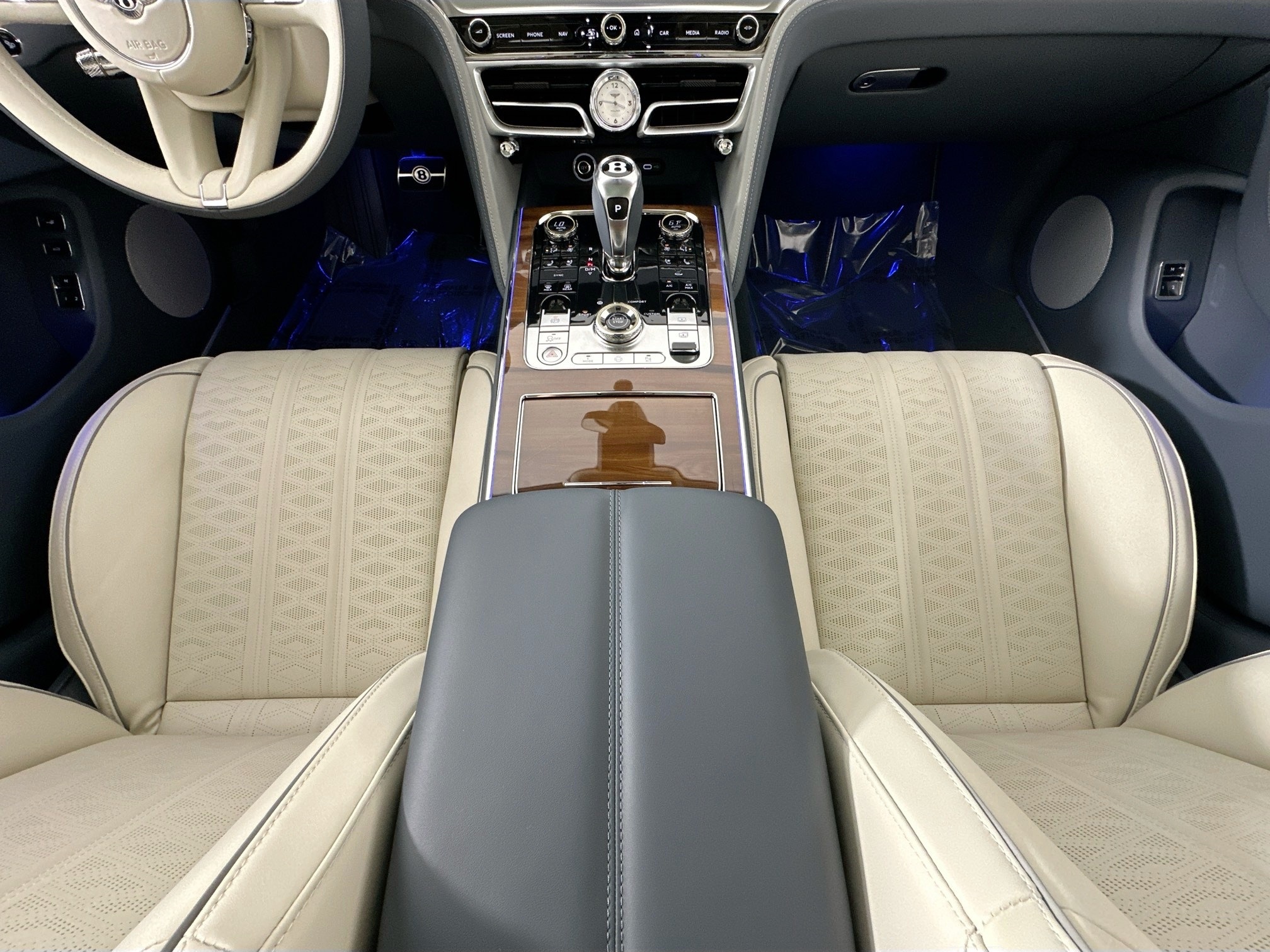 new 2025 Bentley Flying Spur car