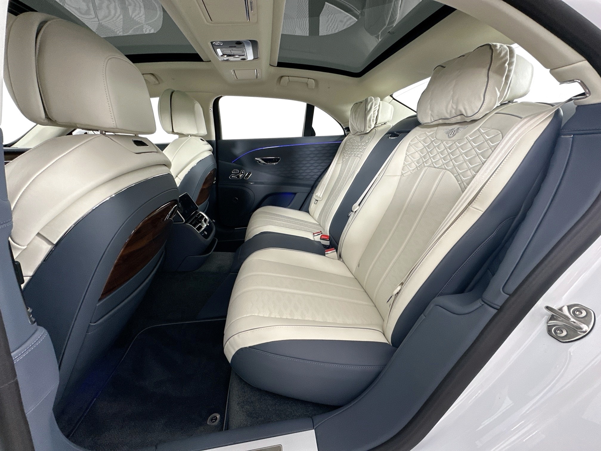 new 2025 Bentley Flying Spur car