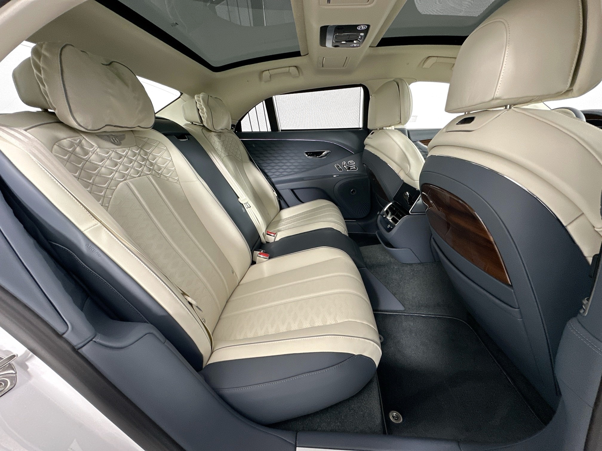 new 2025 Bentley Flying Spur car