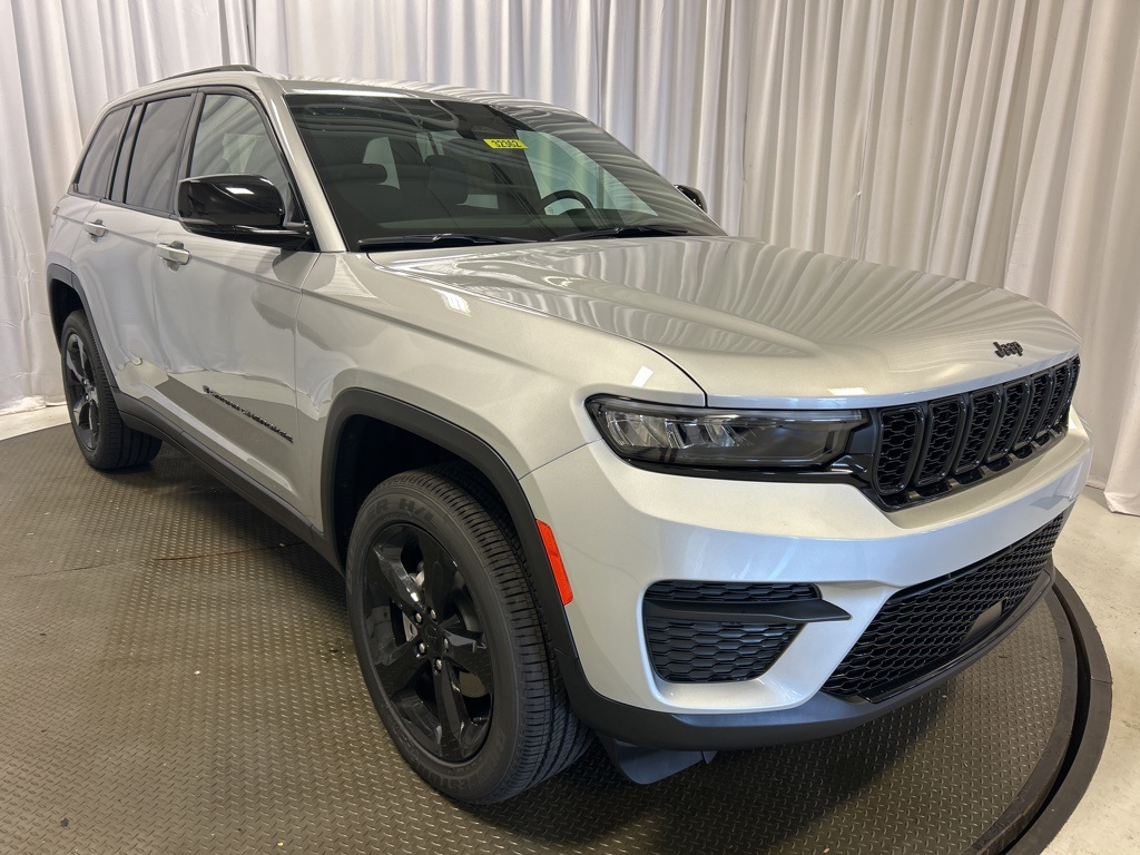 new 2025 Jeep Grand Cherokee car, priced at $49,370