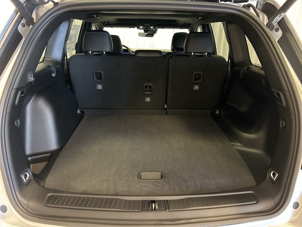 new 2025 Jeep Grand Cherokee car, priced at $49,370