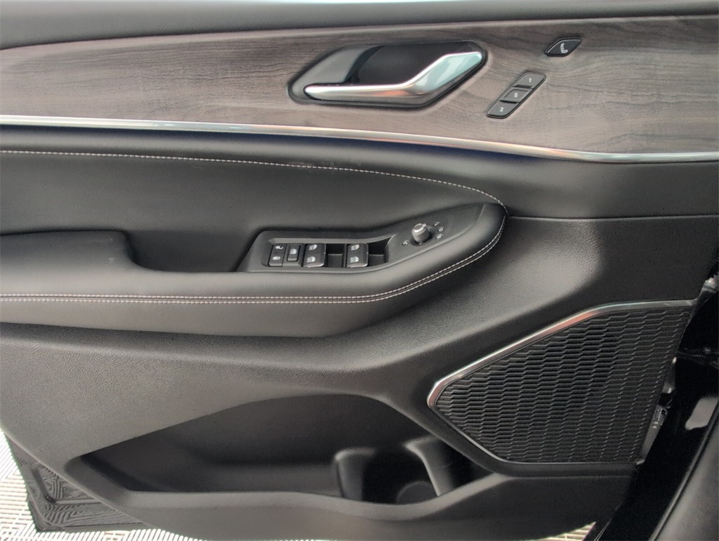 new 2025 Jeep Grand Cherokee L car, priced at $64,370