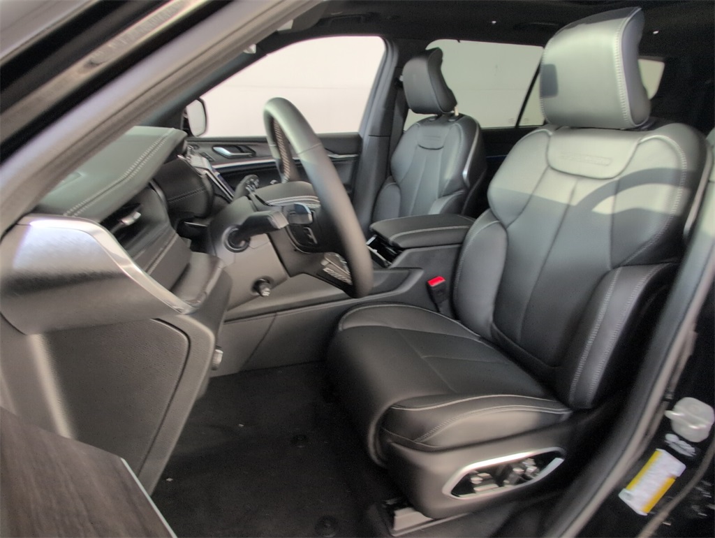 new 2025 Jeep Grand Cherokee L car, priced at $64,370