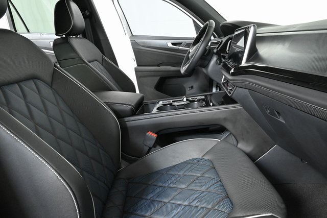 new 2025 Volkswagen Atlas Cross Sport car, priced at $54,592