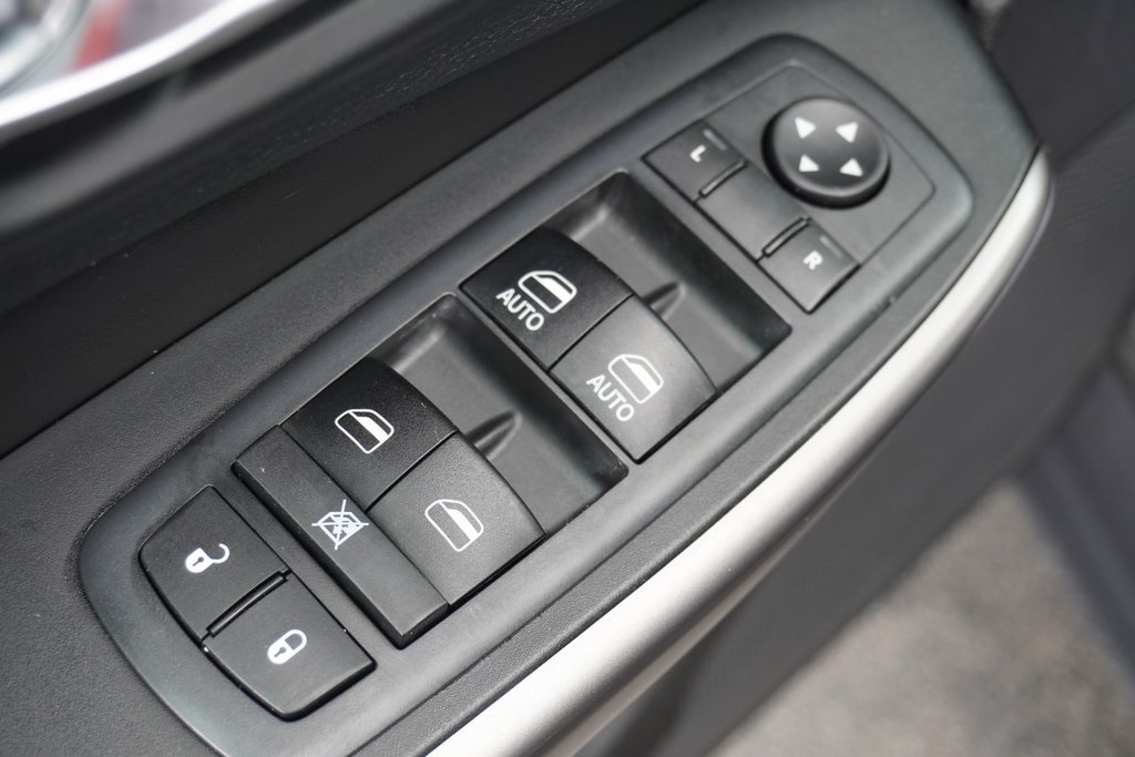 used 2019 Jeep Cherokee car, priced at $14,400