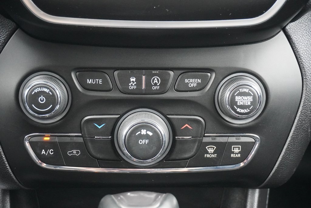 used 2019 Jeep Cherokee car, priced at $14,400