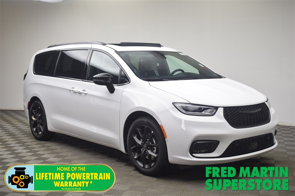 new 2026 Chrysler Pacifica car, priced at $51,243