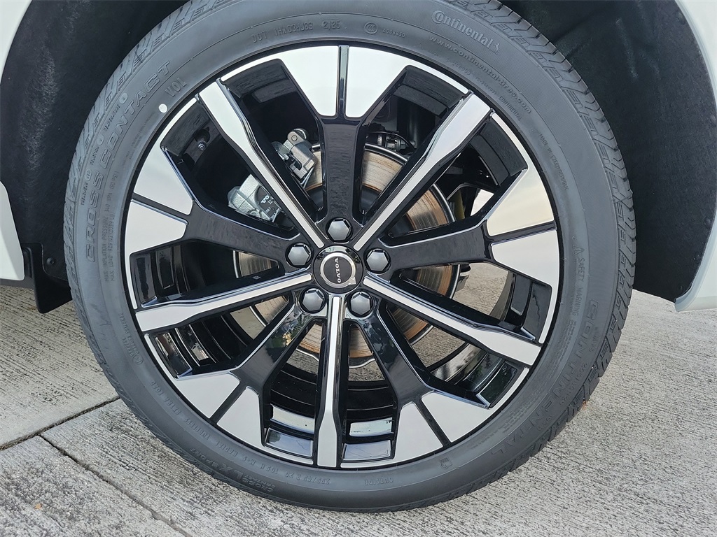 new 2026 Volvo XC60 car, priced at $54,265