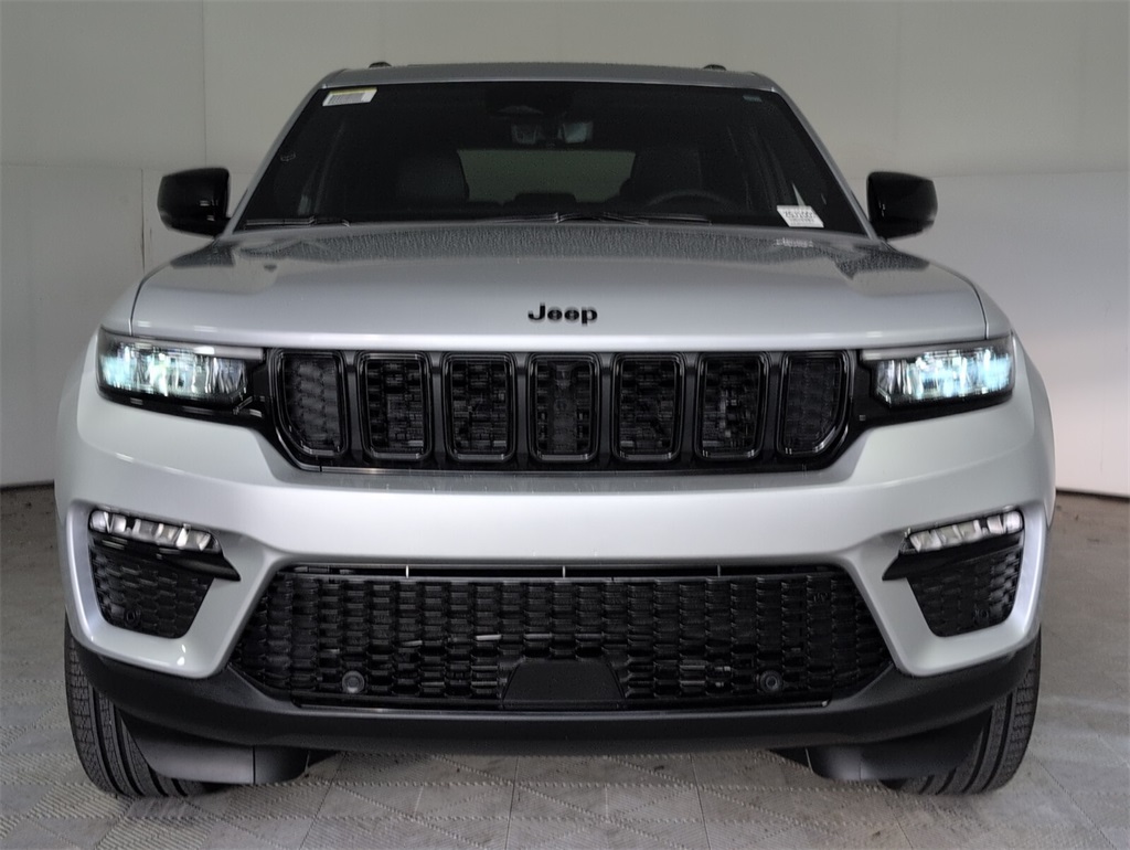 new 2025 Jeep Grand Cherokee car, priced at $49,180