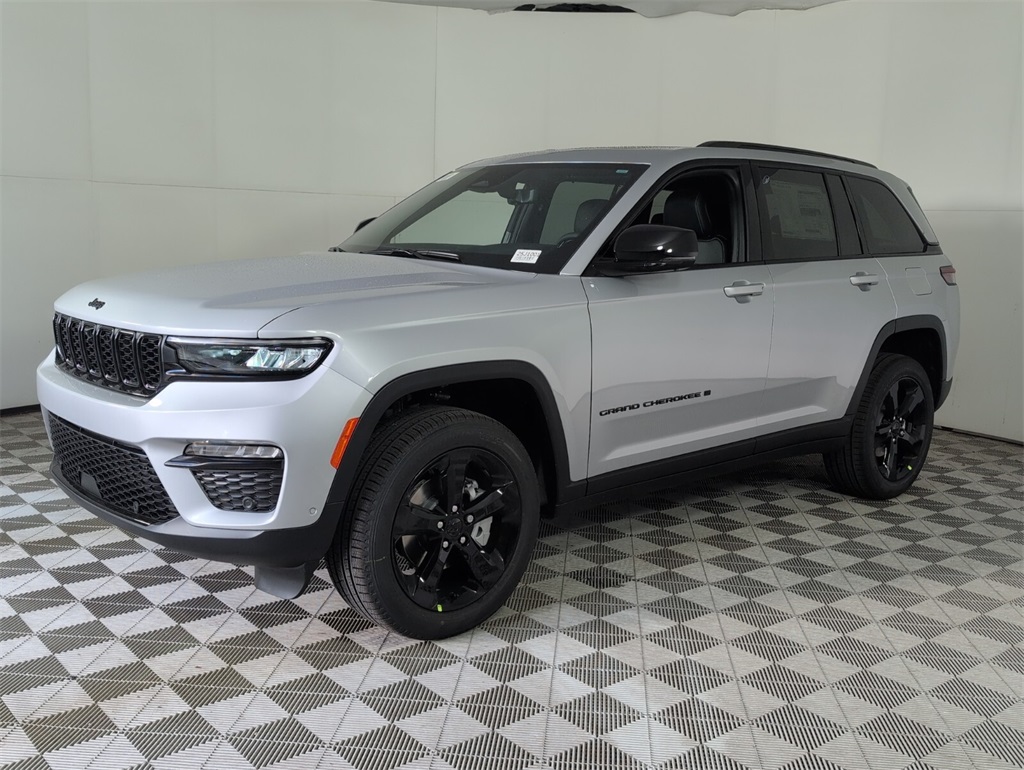 new 2025 Jeep Grand Cherokee car, priced at $49,180