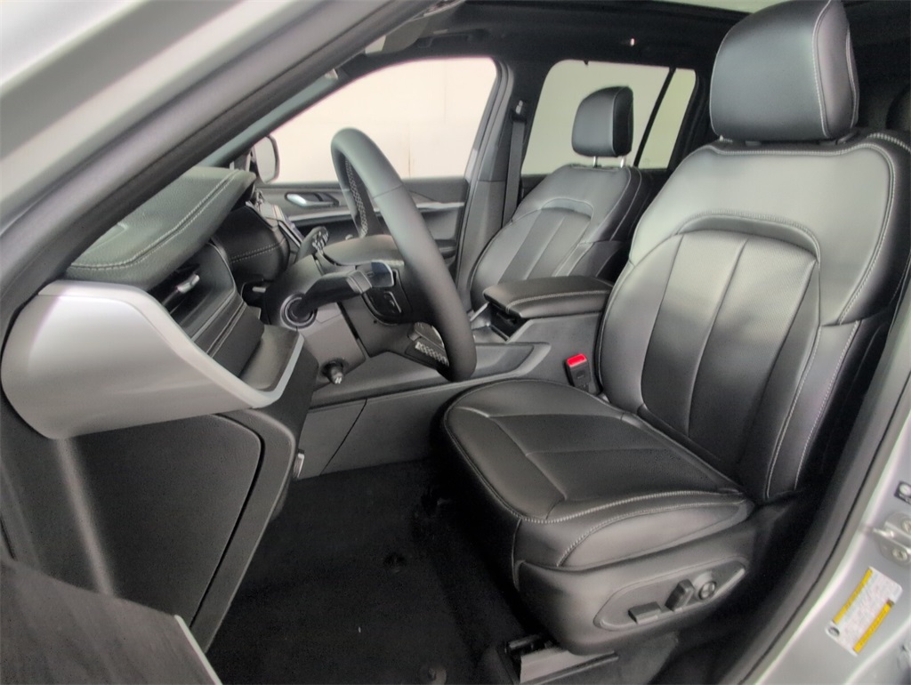 new 2025 Jeep Grand Cherokee car, priced at $49,180