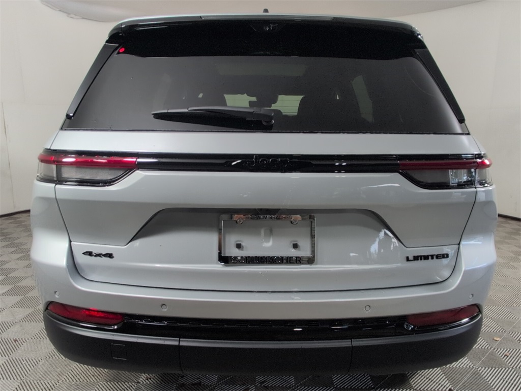 new 2025 Jeep Grand Cherokee car, priced at $49,180