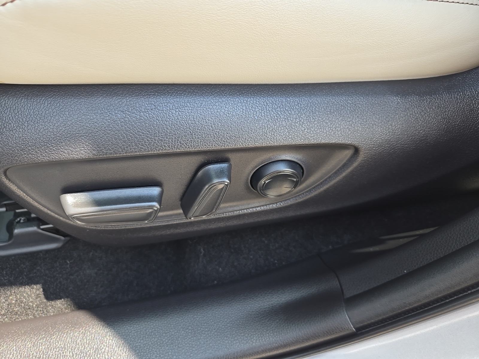 used 2022 Toyota RAV4 Hybrid car, priced at $36,513