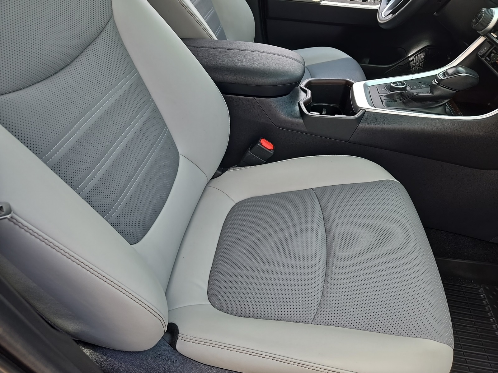 used 2022 Toyota RAV4 Hybrid car, priced at $36,513
