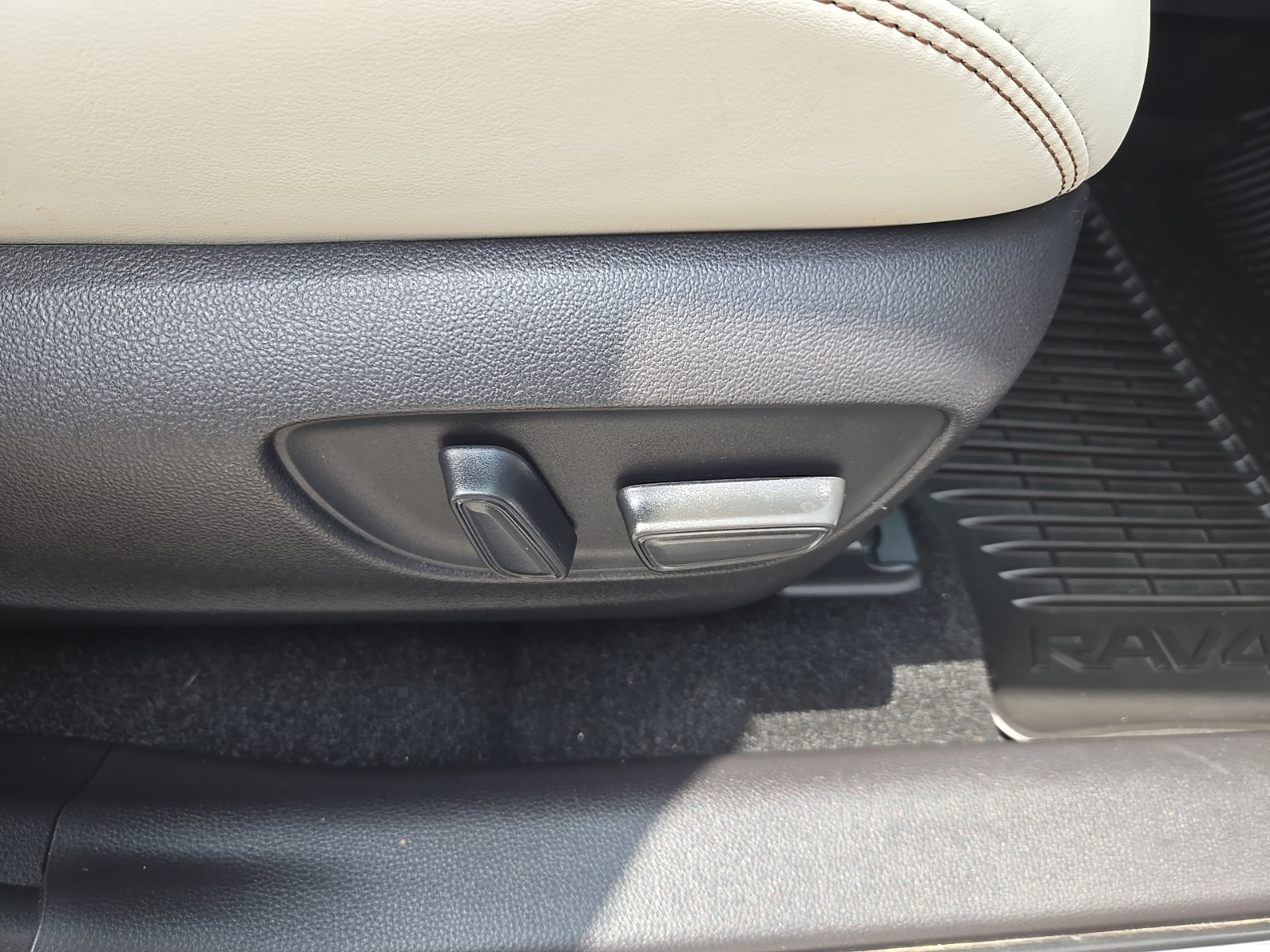 used 2022 Toyota RAV4 Hybrid car, priced at $36,513