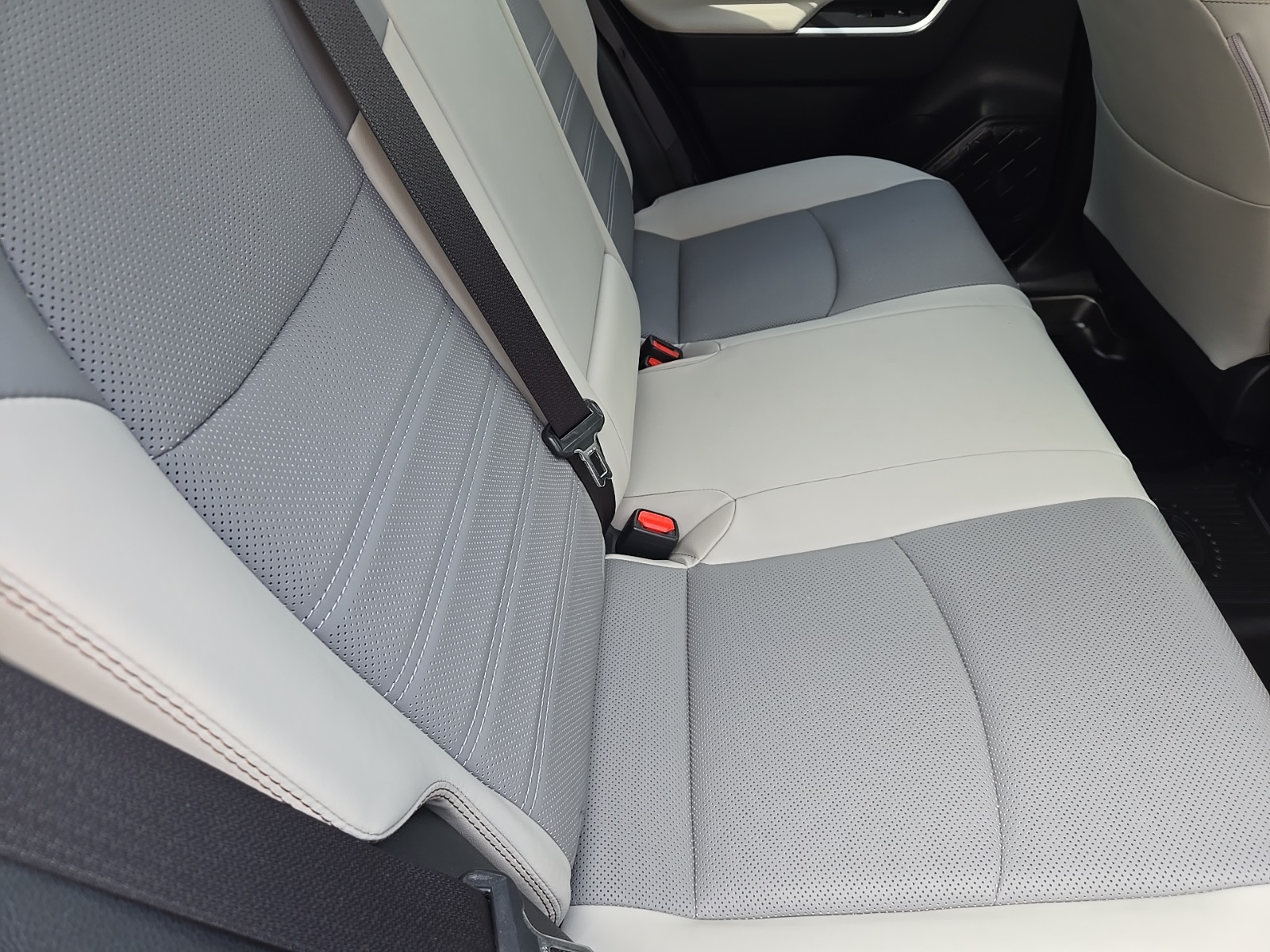 used 2022 Toyota RAV4 Hybrid car, priced at $36,513