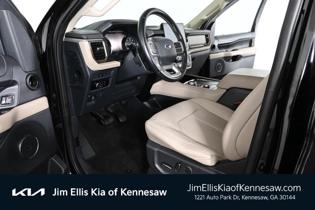 used 2023 Ford Expedition car, priced at $37,646
